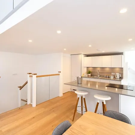 Edinburgh Modern 3-Storey 3-Bedroom City Apartment Exterior foto