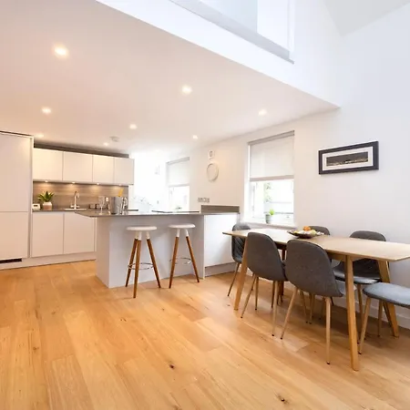 Edinburgh Modern 3-Storey 3-Bedroom City Apartment Exterior foto