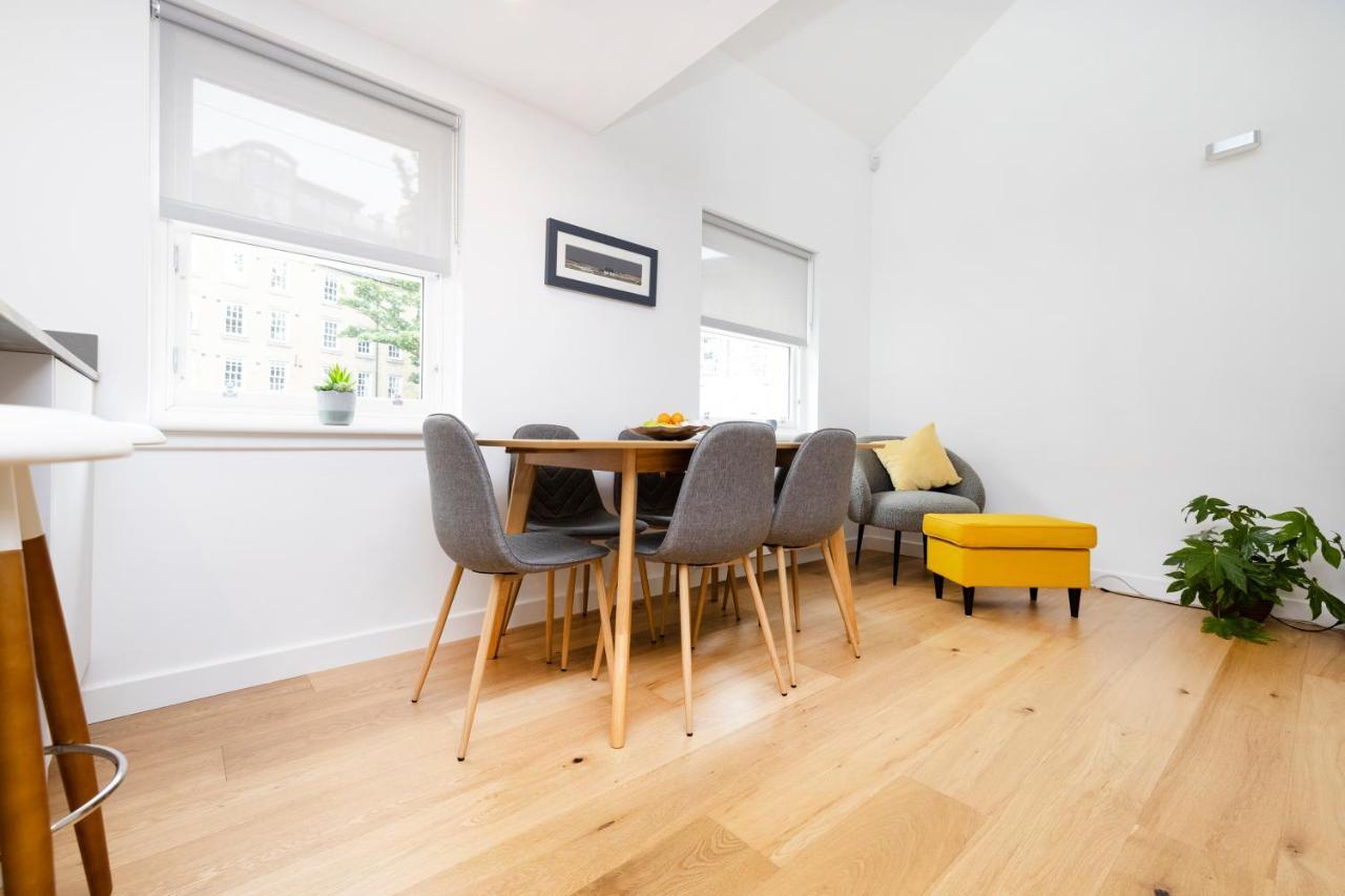 Apartamento Modern 3-storey 3-bedroom Edimburgo
